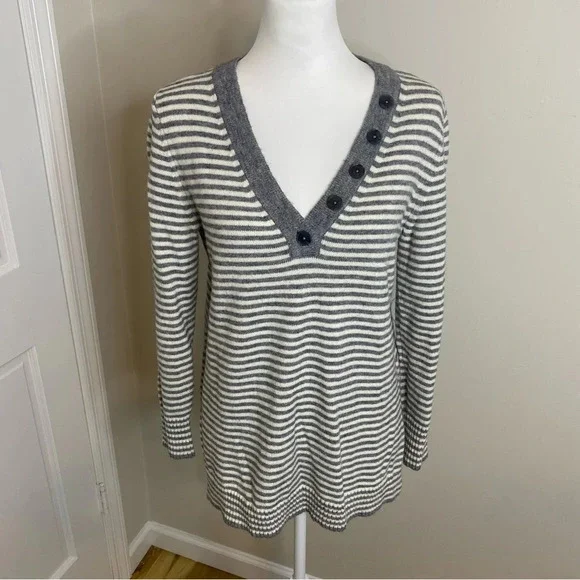 by Anthropologie Grey Stripe Serena Soft Knit Button V Neck Sweater XS - Picture 5 of 12